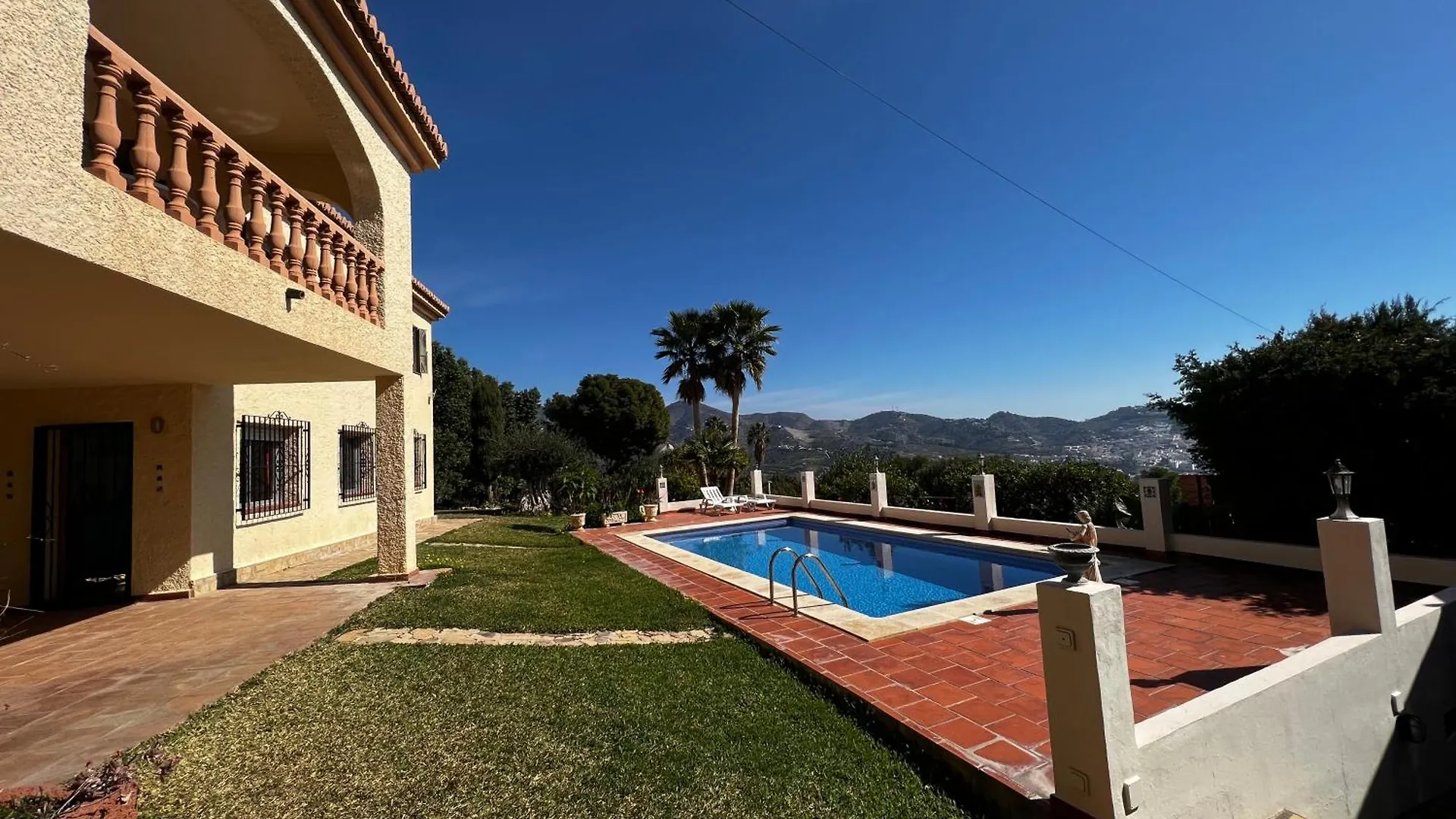 Villa Marietta La Herradura  Holiday home La Herradura (Granada)