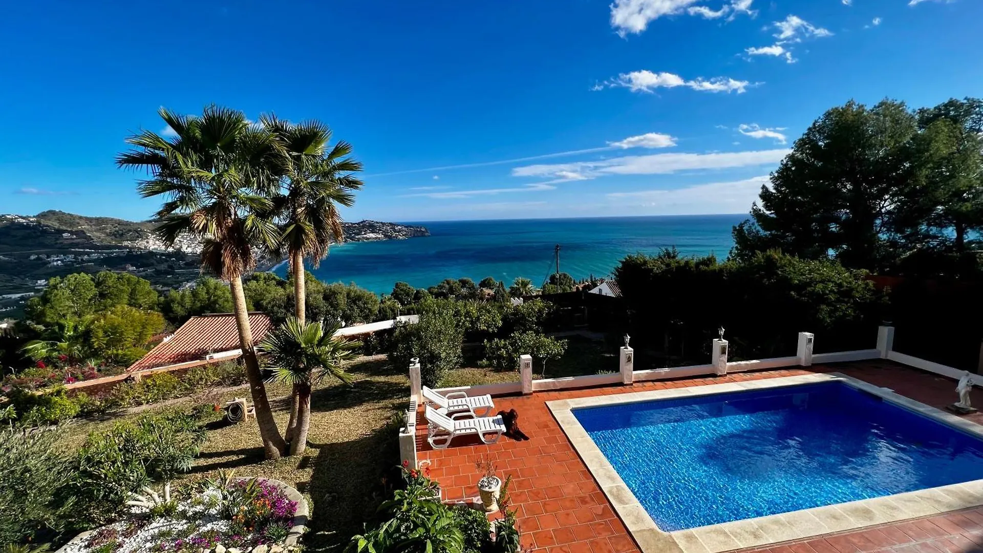 Villa Marietta La Herradura  Holiday home La Herradura (Granada)